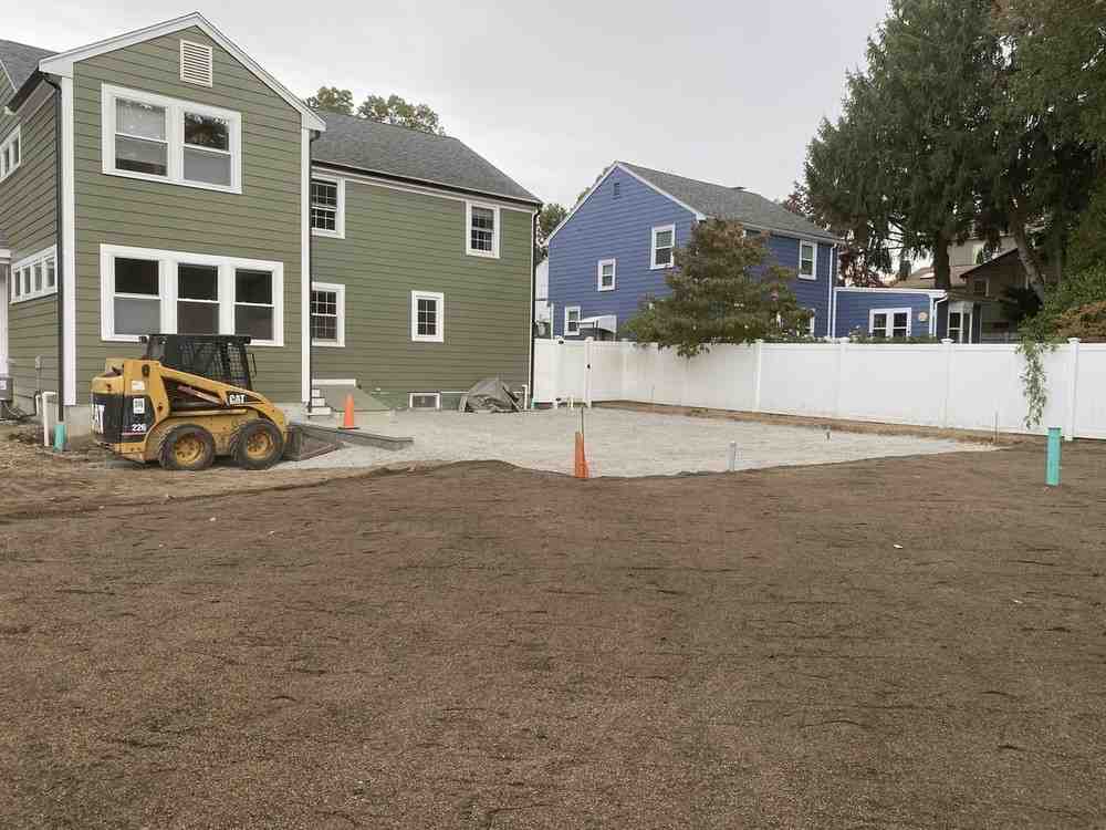 The Best Way to Lay Sod for a Lawn That Doesn’t Succumb to Peer-Grass-ure